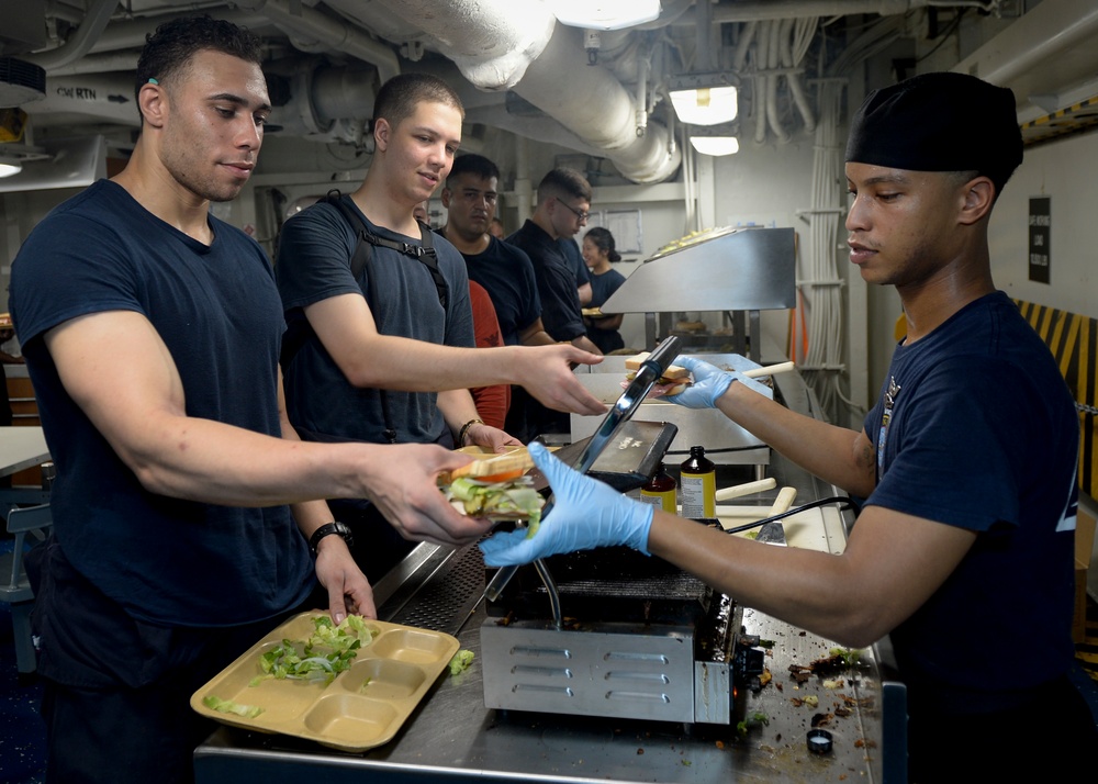 Nimitz Supports Operation Inherent Resolve