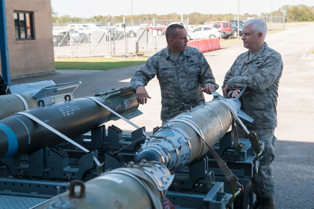 Lt Gen Rice, CMSgt Anderson Visit 187FW