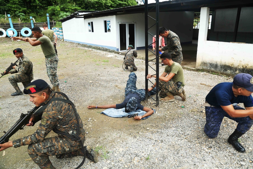 SPS 17 Troops Hold Medical Exchange with Guatemalan Sailors