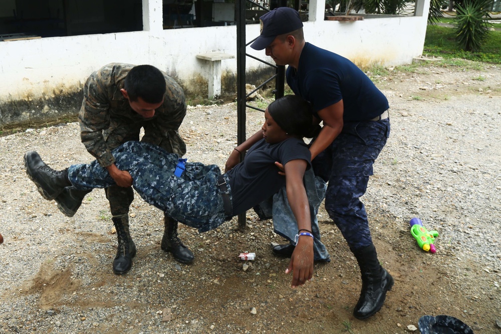 SPS 17 Troops Hold Medical Exchange with Guatemalan Sailors