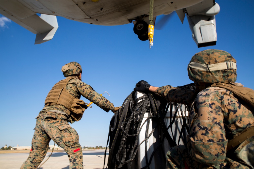 Marines Perform External Lifts For MV-22B Ospreys