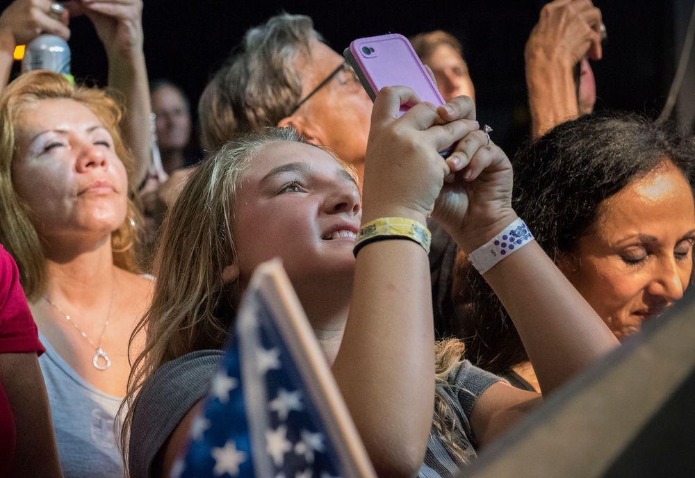 Gary Sinise, Lt. Dan Band rock 'n' roll Eglin