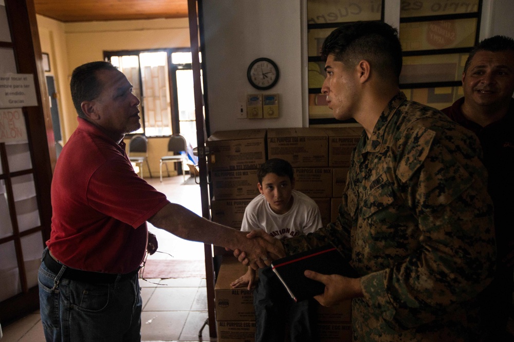 26th MEU Marines assist Salvation Army in Puerto Rico