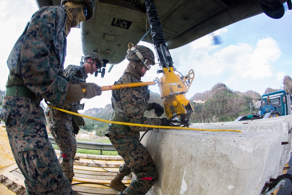 26th MEU provide helicopter support during Hurricane Maria relief efforts in Puerto Rico