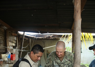 Navy Medical Professionals Share Vector Control Practices in Guatemala during SPS 17