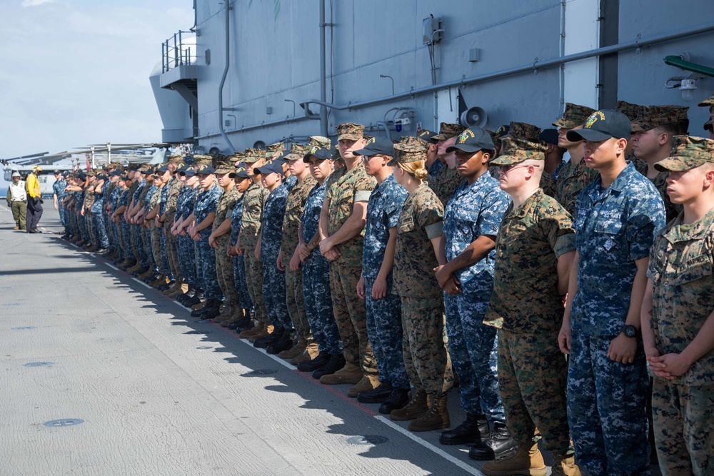 26th MEU, USS Kearsarge welcome aboard President Trump, First Lady