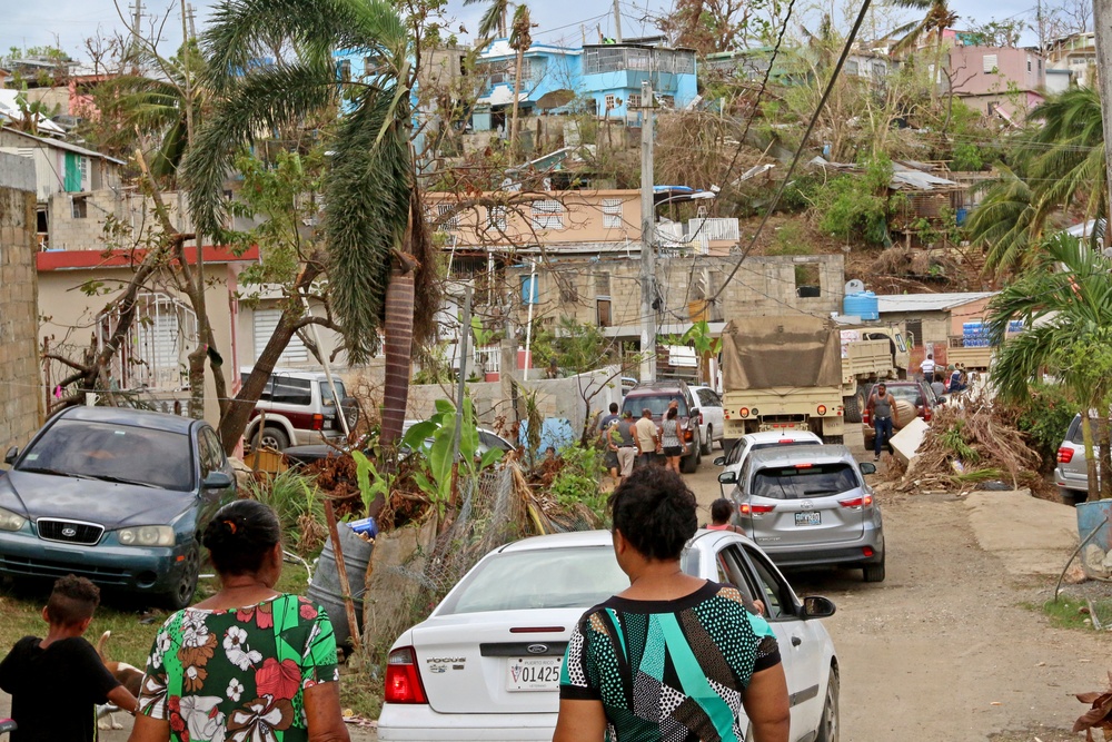 FEMA, DoD distribute water, food to Canóvanas Puerto Rico