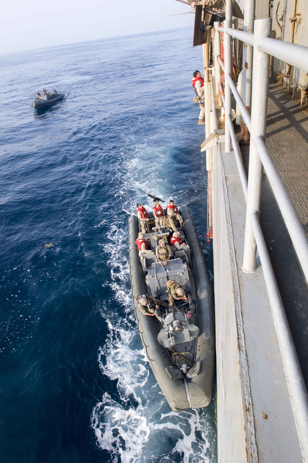 Pearl Harbor conducts small boat operations