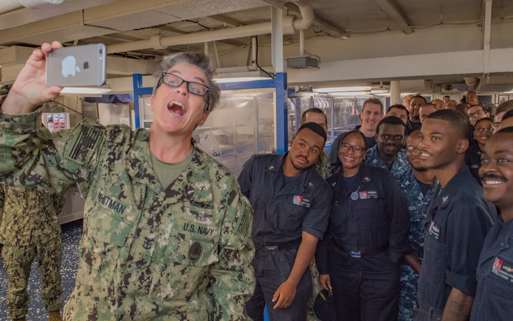 Pacific Fleet Master Chief Whitman visits USS Ashland