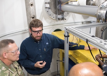 Deputy commanding general visits laboratory