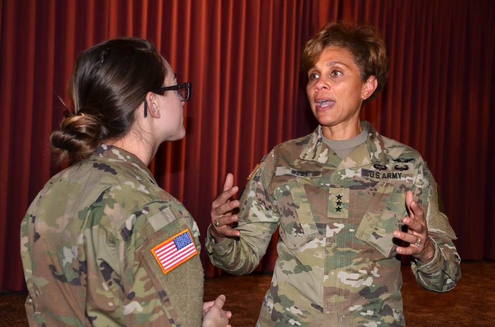 Army Surgeon General visits Joint Base Lewis-McChord