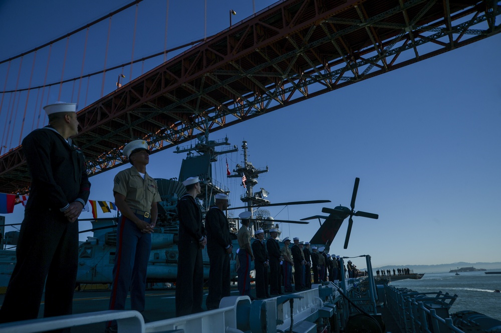 DVIDS Images Fleet Week San Francisco Parade of Ships [Image 4 of 7]