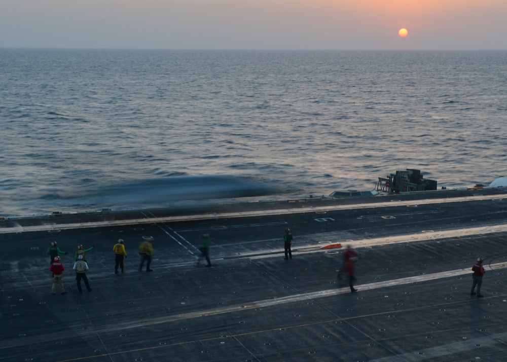 Nimitz Supports Operation Inherent Resolve