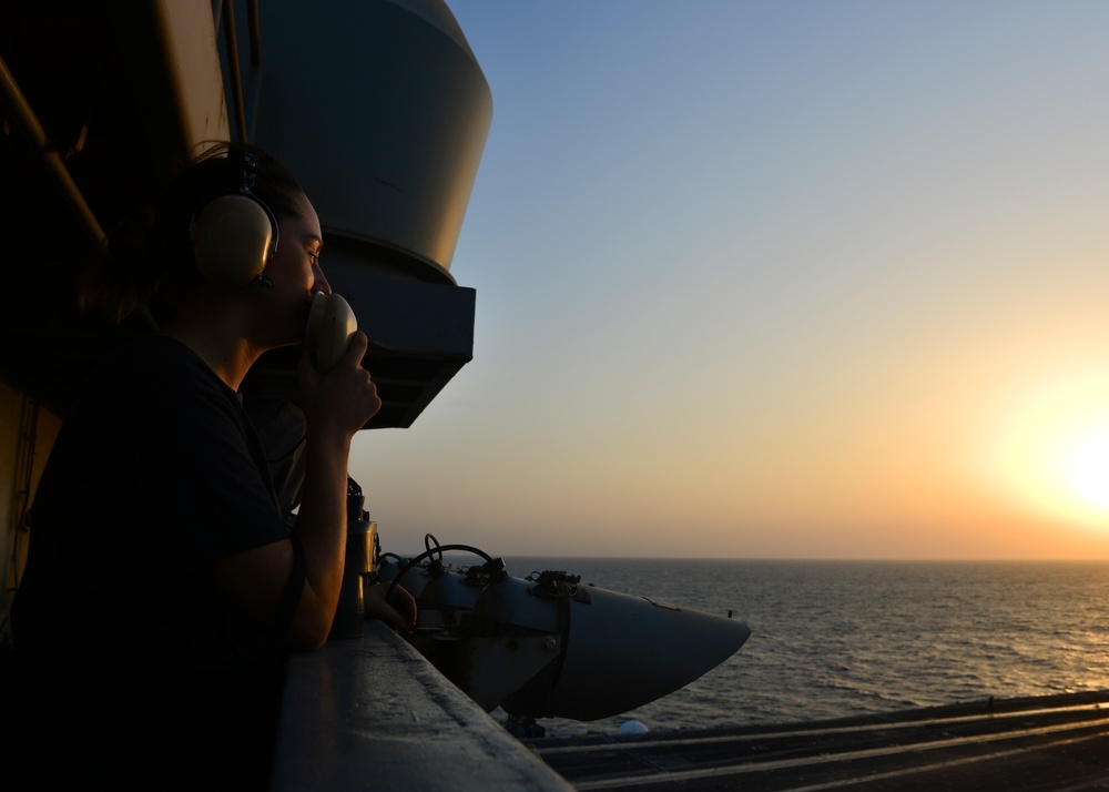 Nimitz Supports Operation Inherent Resolve