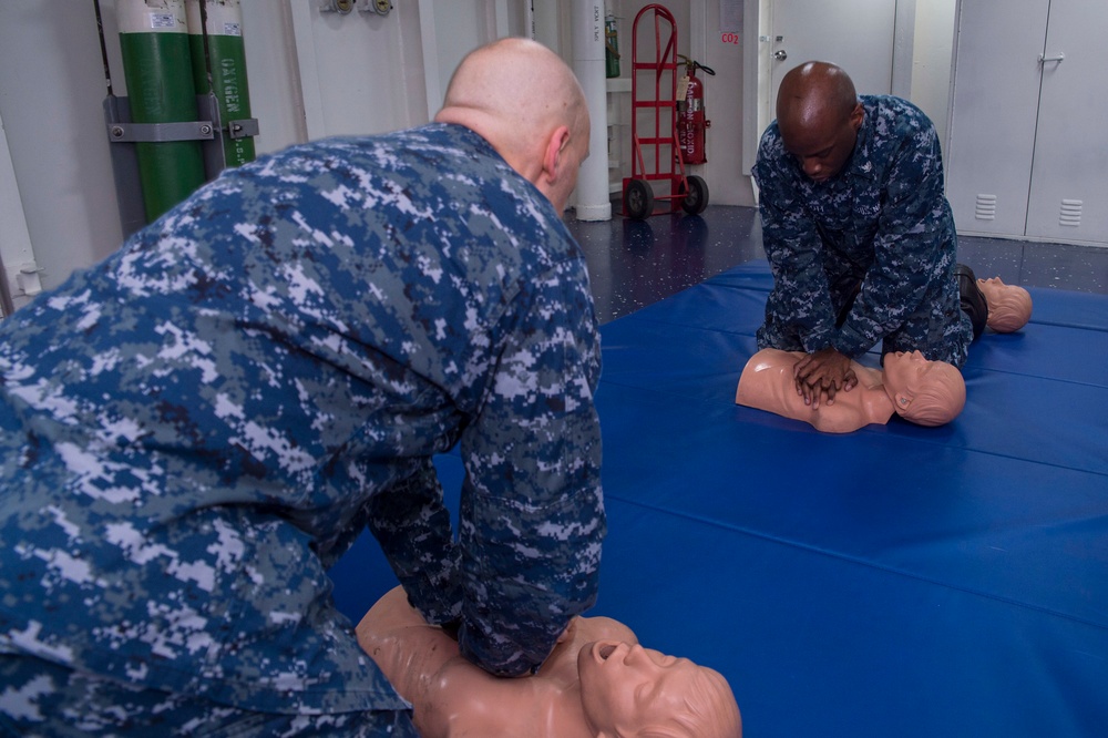 CPR Training Aboard USS Bonhomme Richard (LHD 6)