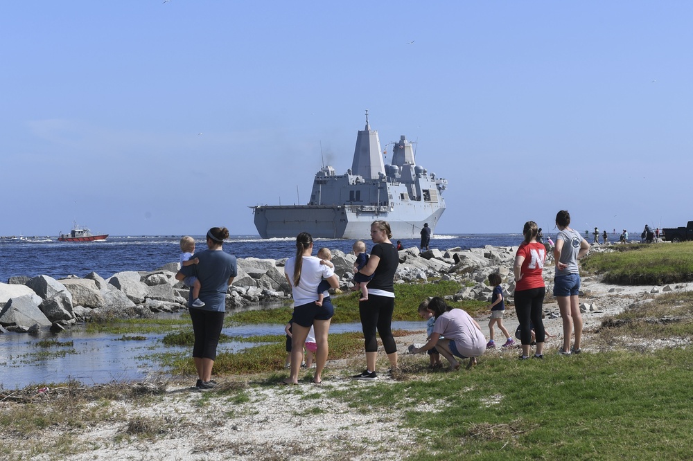 USS New York departs NAVSTA Mayport to provide relief efforts in anticipation of Hurricane Nate
