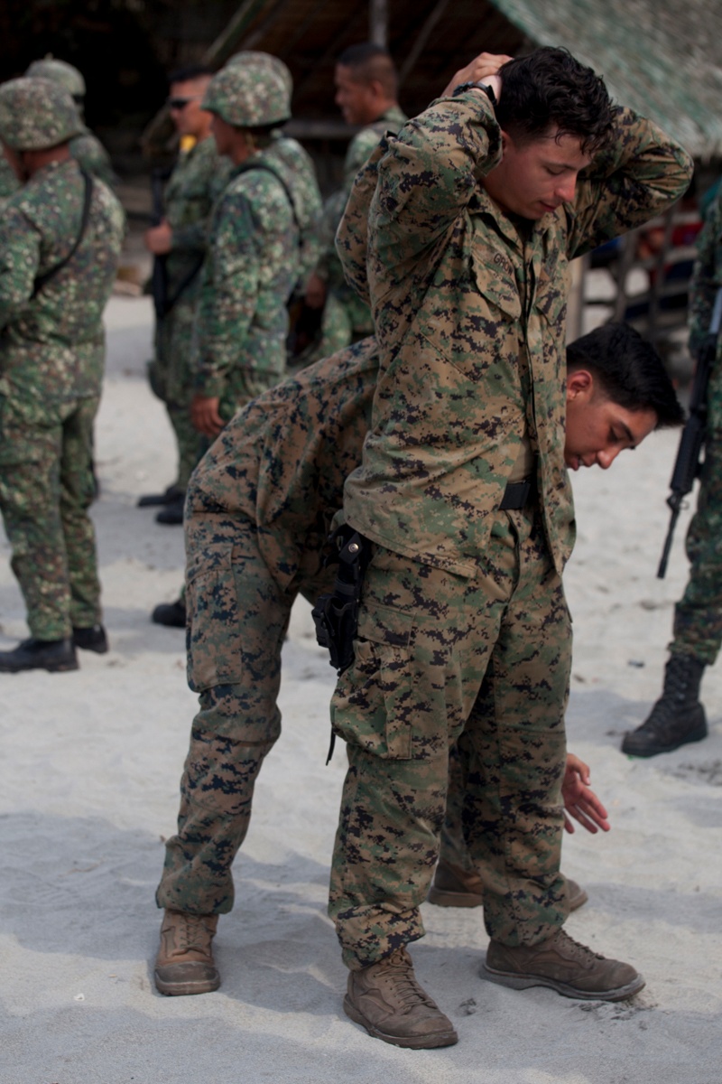 Lima Co conducts training with Philippine Marines