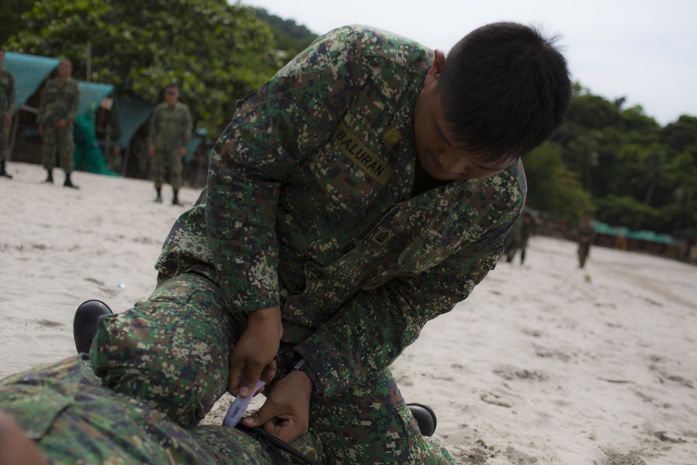 Lima Co Conducts Training with Philippine Marines