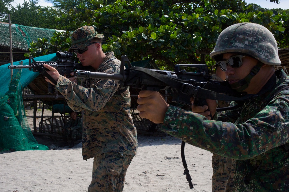 Lima Co Conducts Training with Philippine Marines