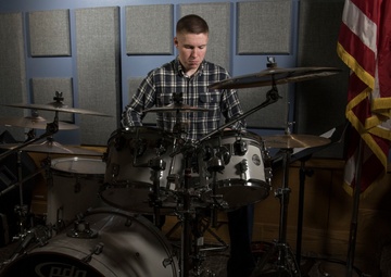 Airman drummer beats adversity with style