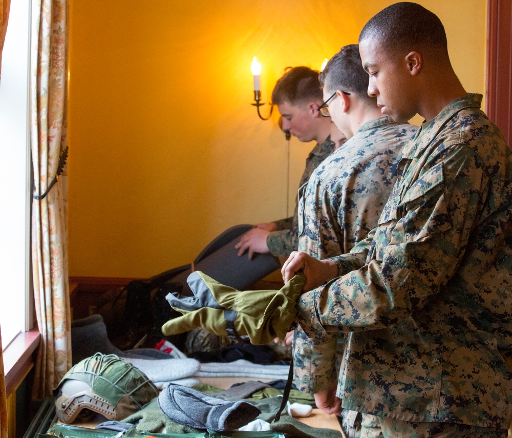 Marines attend Cold Weather Training Seminar