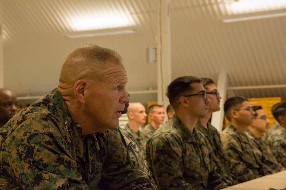 Commandant of the Marine Corps visits Marines in Norway