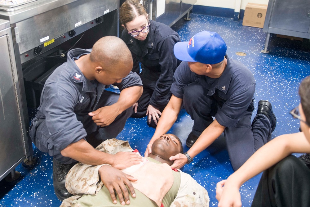 Pearl Harbor medical training team provides “man down” training to crew members