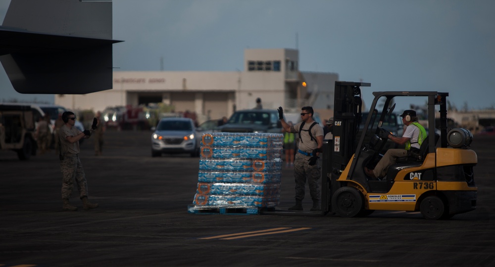 VMM-264 Humanitarian Operations in Puerto Rico