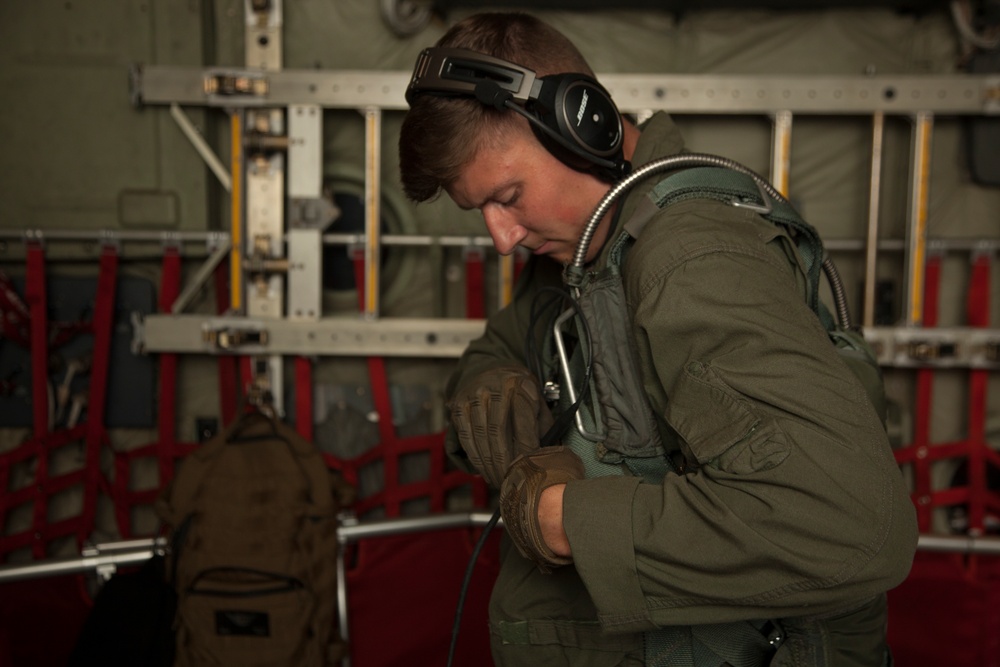 VMGR-352 battlefield illumination training