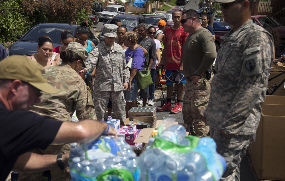 Distribution of food and water in Toa Baja