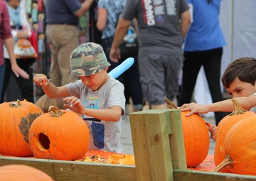 Army Reserve Soldiers support community to attempt break at Guinness World Record