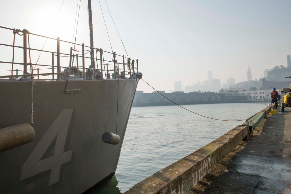 USS Champion departs San Francisco following Fleet Week