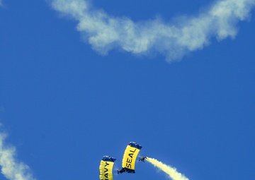Leap Frogs Perform at San Francisco Fleet Week Air Show