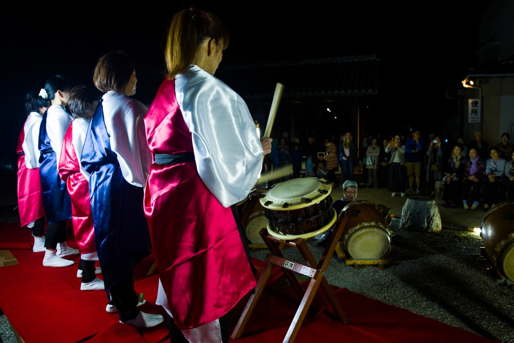 Full moon shines on Japanese tea ceremony