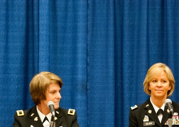 CW5 Wilson Speaks at AUSA
