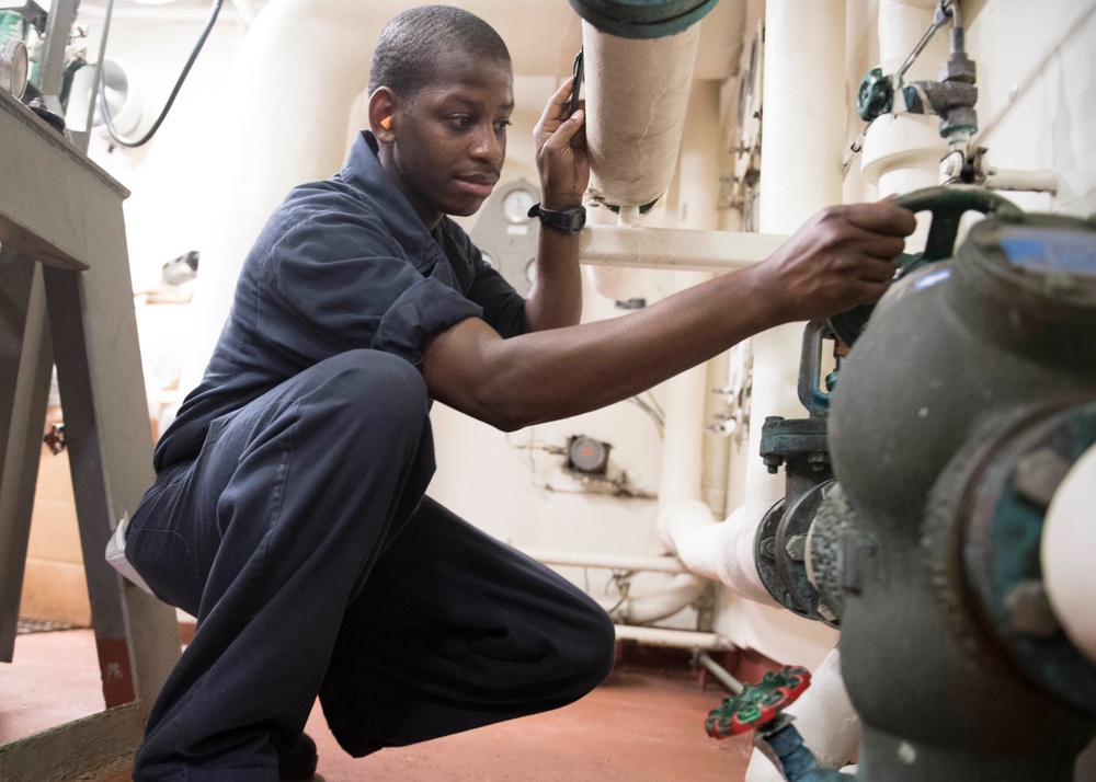 USS Lake Erie (CG 70) Engineering