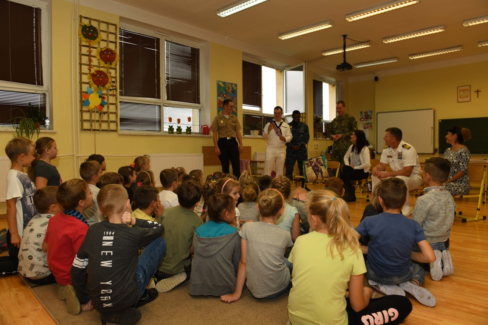 NSF Redzikowo Sailors Visit Local School