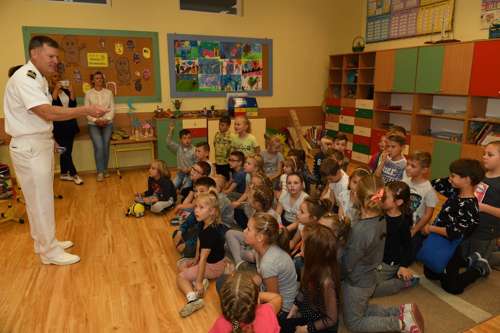 NSF Redzikowo Sailors Visit Local School