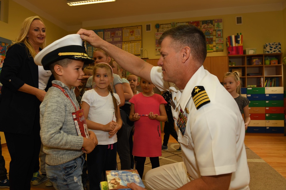 NSF Redzikowo Sailors Visit Local School