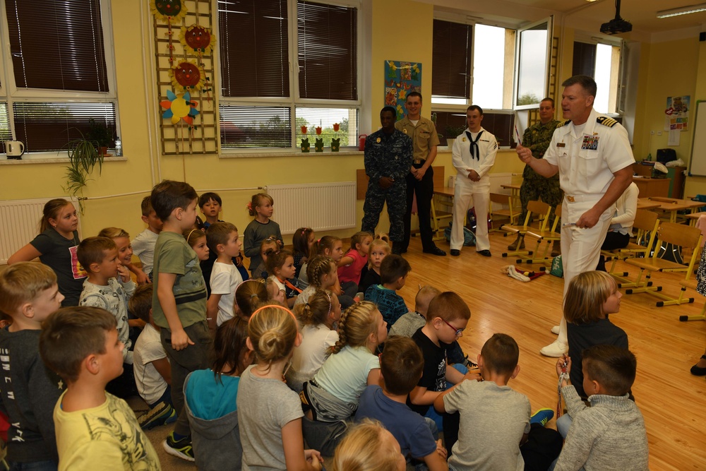 NSF Redzikowo Sailors Visit Local School