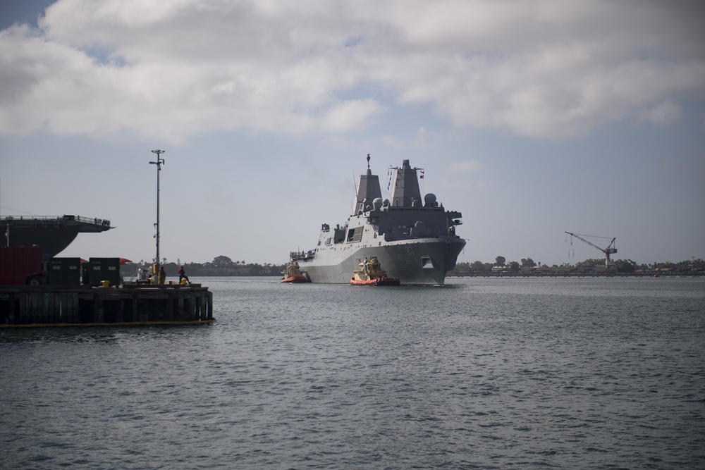 USS Anchorage Arrives for Fleet Week San Diego