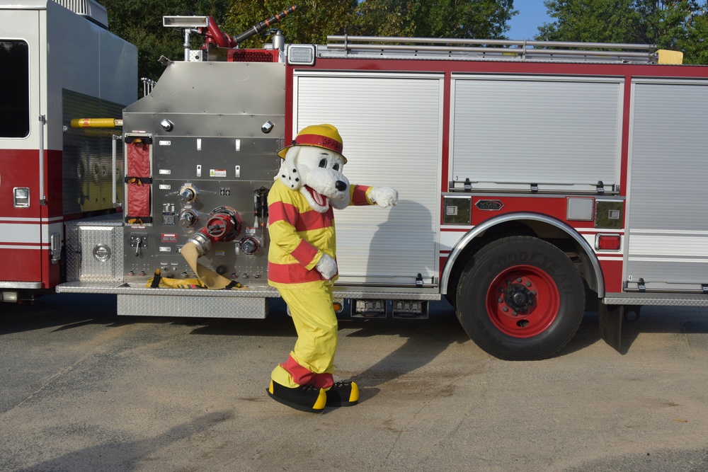 Robins Fire Department Visit Child Development Center