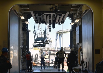 USS Somerset Transits to Shipyards