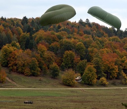 Multinational forces conduct heavy drops during Swift Response 17