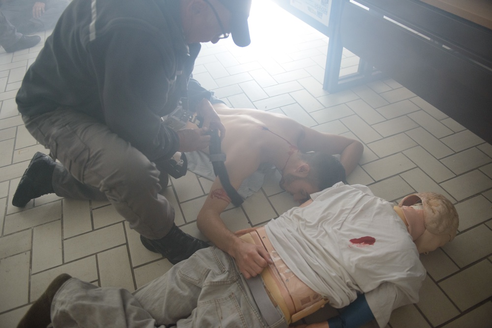 Chièvres gate guards train on emergency casualty care