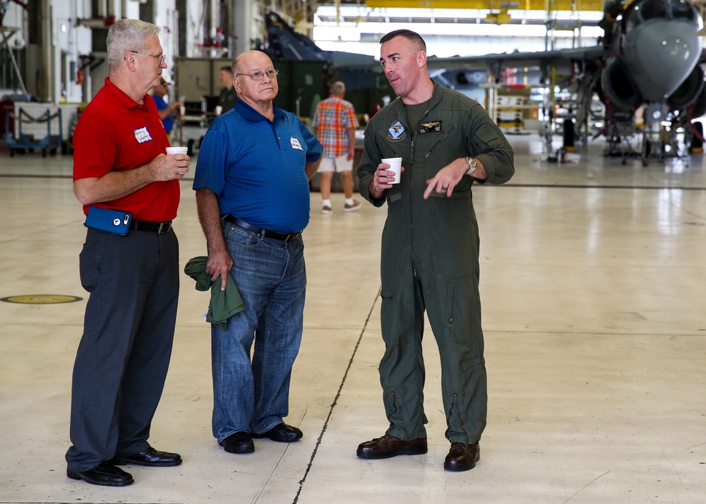 MCARA veterans visit VMAQ-2