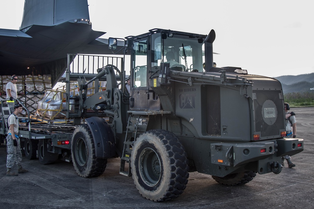 Canadian Military delivers 29,000 MRE's to FEMA