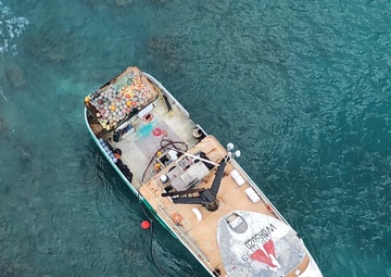 Update: Response to grounded vessel off Honolulu continues