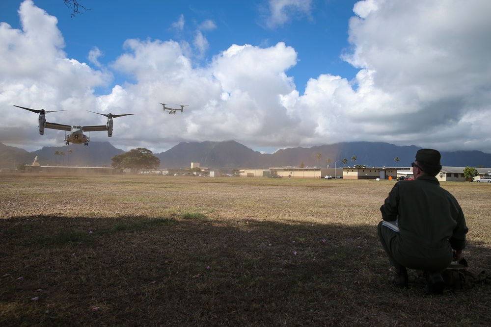 Brig. Gen. Rock Surveys Pōhakuloa Training Area