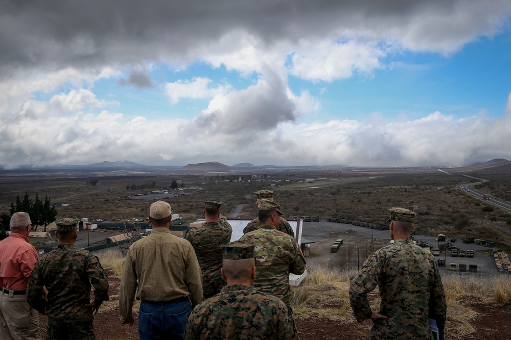 Brig. Gen. Rock Surveys Pōhakuloa Training Area